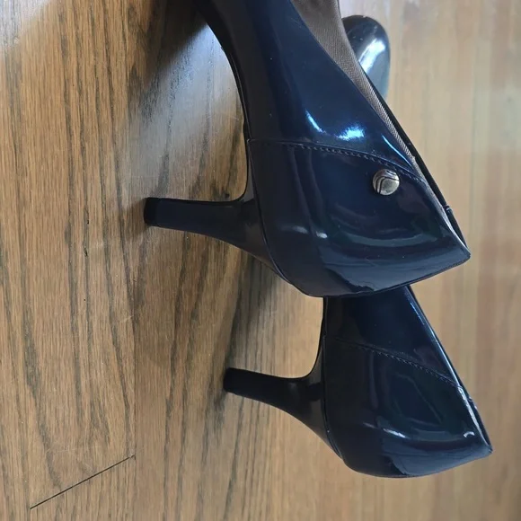 Life Stride Navy Patent Leather Heels - Picture 3 of 6